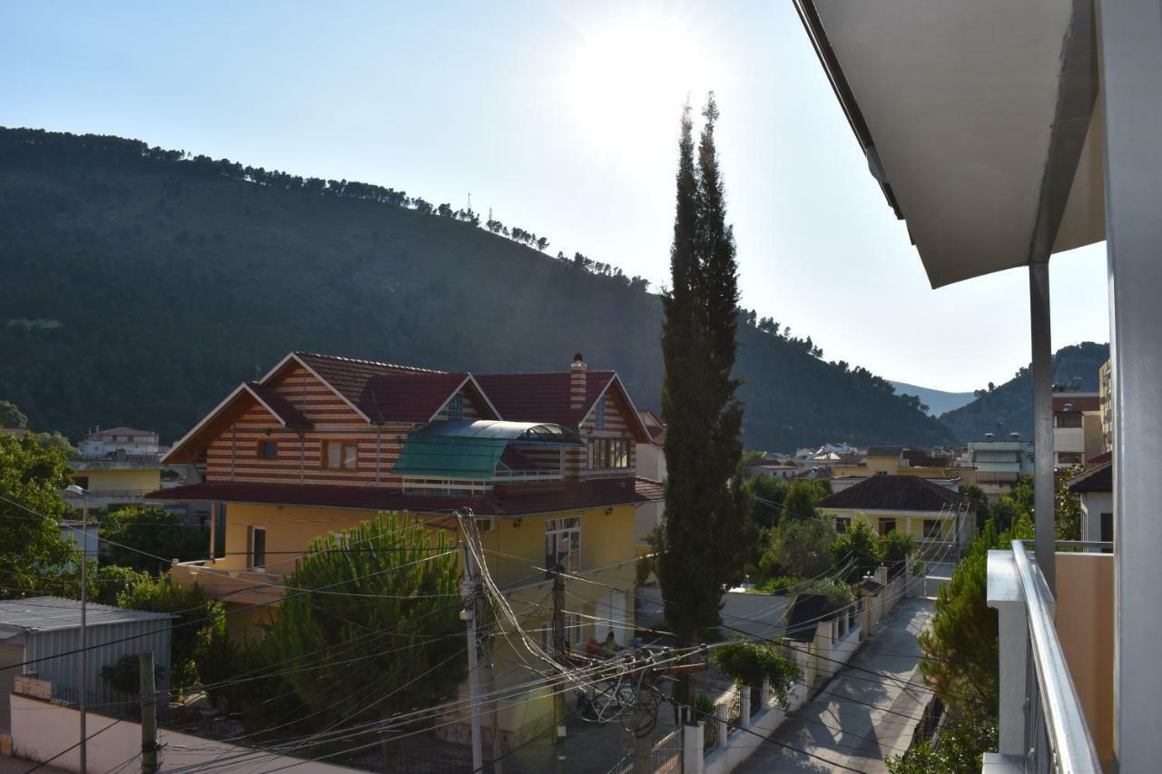 Hotel Vila Nino Berati Exterior foto